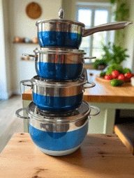 Afișați detaliile pentru Set de 4 Oale Inox Premium Bohmann cu capace din sticlă termorezistente, culoare albastră BH-1818-08 Imagine de Set de 4 Oale Inox Premium Bohmann cu capace din sticlă termorezistente, culoare albastră BH-1818-08