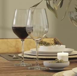 Afișați detaliile pentru Set 6 Pahare de Vin Premium 650 ml Carre Optics Golden Collection – Royal Leerdam Imagine de Set 6 Pahare de Vin Premium 650 ml Carre Optics Golden Collection – Royal Leerdam