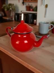 Afișați detaliile pentru Ceainic emailat roșu 0.7 litri - Formă bombată Imagine de Ceainic emailat roșu 0.7 litri - Formă bombată