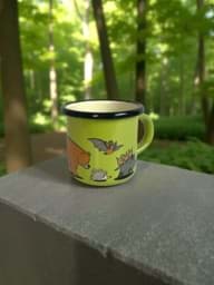 Afișați detaliile pentru Cană emailată de 7cm verde, decor cu animale Imagine de Cană emailată de 7cm verde, decor cu animale