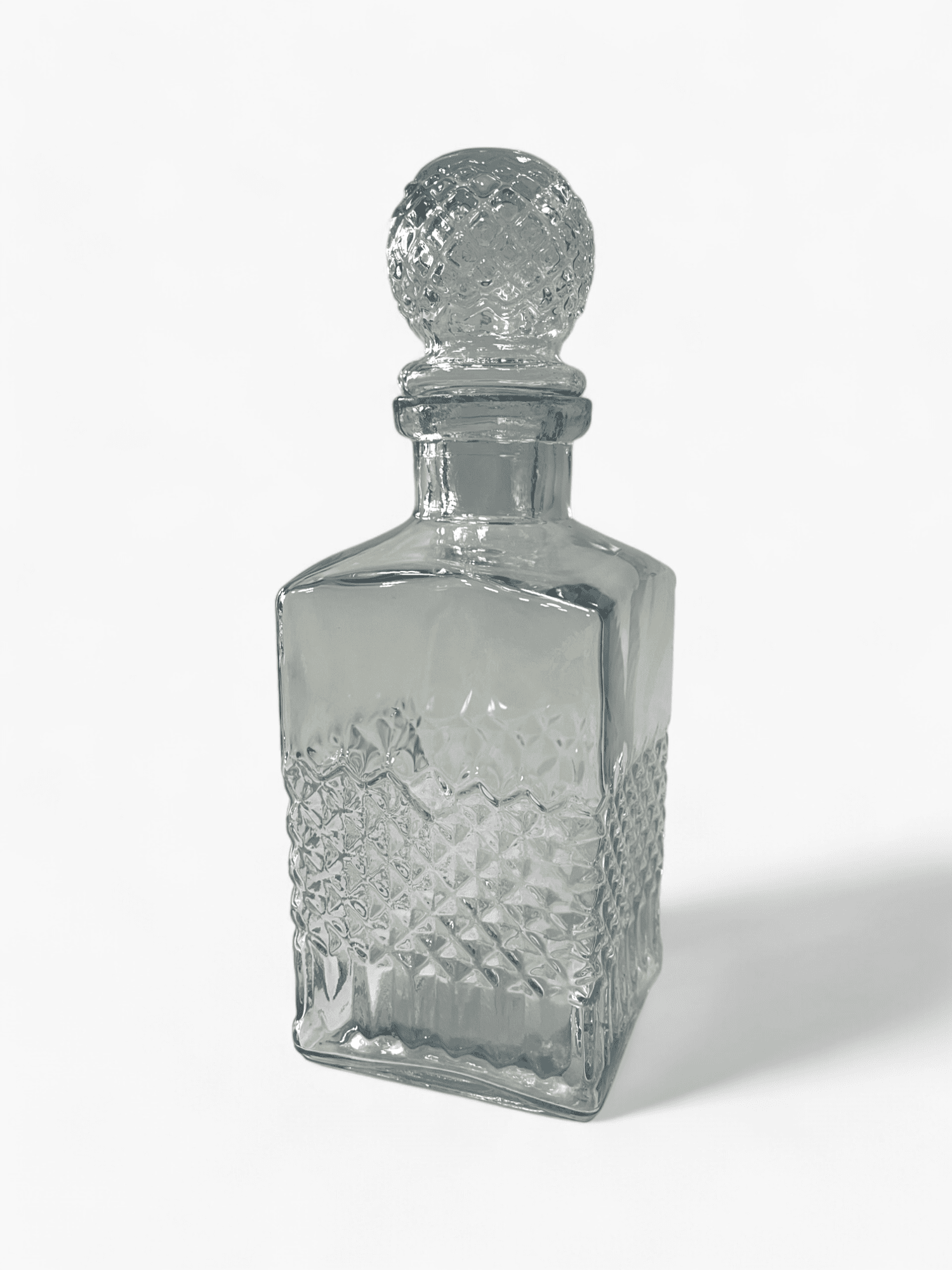 Picture of Elegant glass bottle with lid for alcoholic beverages