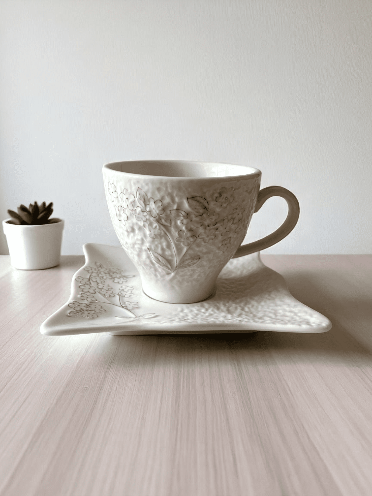 Imagine de Set de 6 cești de cafea din porțelan, alb cu floricele mici, Malooki - Luxury Collection