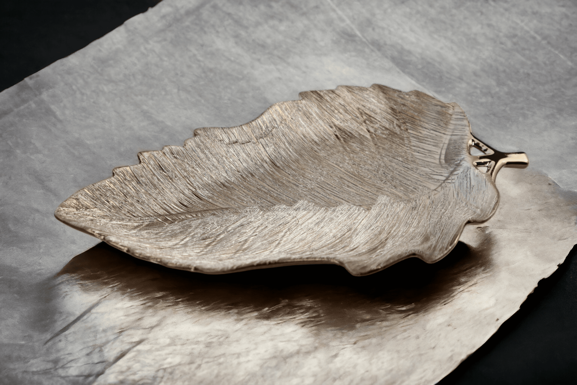 Imagine de Platou decorativ din ceramică în formă de frunză, Malooki Luxury Collection