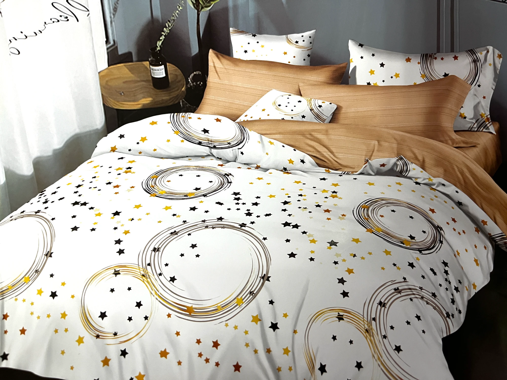Picture of Bedding set with 4 pillowcases, combination of white with light brown, featuring constellation pattern, Casa New Fashion