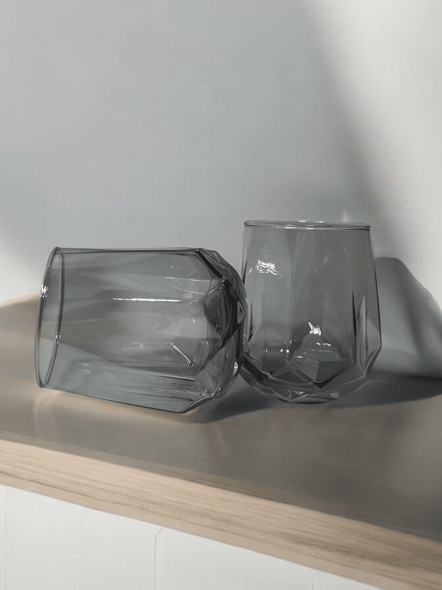 Picture of Set of 6 glasses for fine drinks, diamond-shaped in shades of black and gray